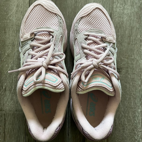 ASICS Gel-Kayano 14 “Barely Rose Cream” - Picture 2 of 5